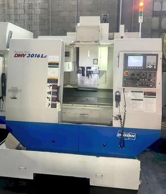 Doosan DMV3016Ld CNC Vert Machining Center, 40" x18" Tbl, CAT 40, 8000 RPM, 2007 - Image 1 of 4