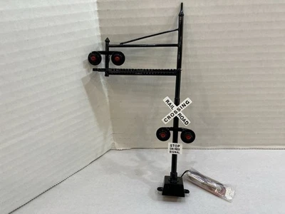 MTH RailKing O Scale Operating Crossing Signal. New In Orginal Box. 30-11010 - Image 1 of 4