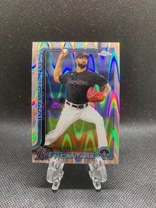 2025 Topps Chrome - Sandy Alcantara #126 RayWave Refractor - Picture 1 of 2