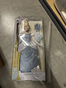 Disney Store Prinzessin Aschenputtel klassische Puppe Anhänger beschädigte Box Neu - Bild 1 von 5