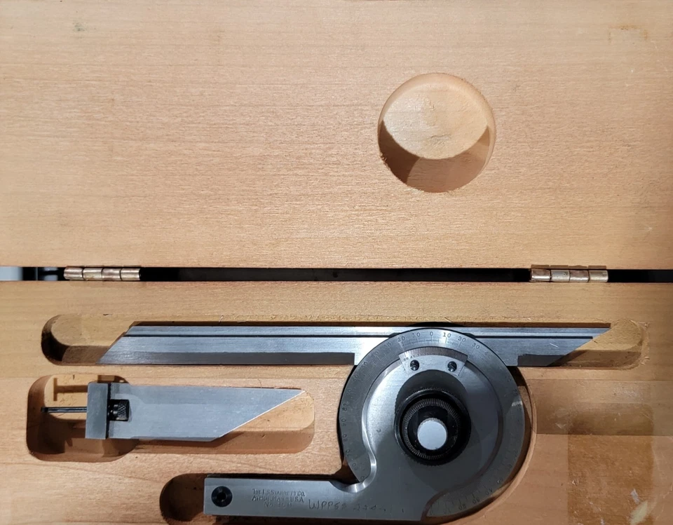 Starrett No. 359 bevel protractor 7" blade, very clean, nice case - Image 1 of 4