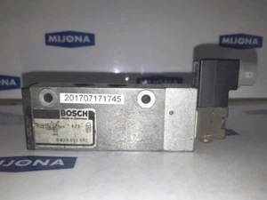 Bosch Wegeventil Hydraulikventil hydraulic solenoid valve 0 820 030 002  - Bild 1 von 2