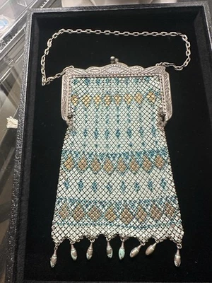 Cartera antigua con marco de filigrana plateada azul azulado amarillo esmalte cadena correo malla Foto 1 de 4