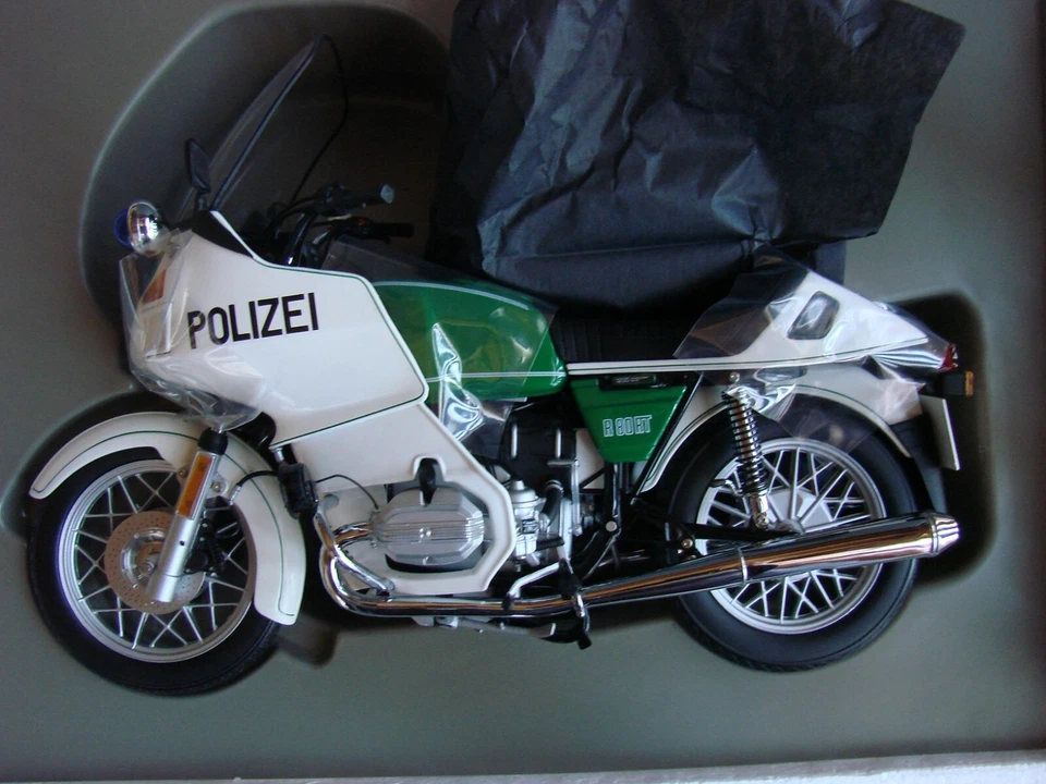 Moto polizia BMW 1/10 R80 RT, nuova e scatola originale, rarità di UH, no 1:18 - Immagine 1 di 2