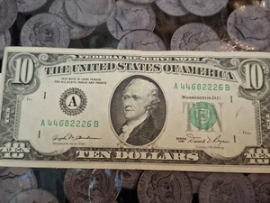1981 10 Dollar Bill Federal Reserve Note Off Center Misprint - Picture 1 of 7