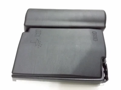 ✔️ Cubierta de módulo relé caja de fusibles Volkswagen Jetta Passat 2011-2018 OEM 5C0937132A Foto 1 de 4