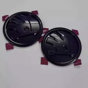 90mm + 90mm Emblem Vorne / Hinten Schwarz Logo Für Skoda 32D853621A NEW HA *.+ - Bild 1 von 3