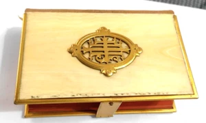 Old A Book of Common Prayer having hard covers and printed in London - Picture 1 of 12