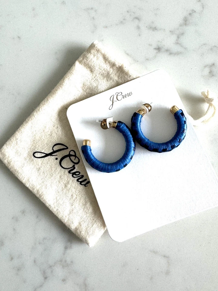 J CREW NUEVO CON ETIQUETAS Azul/Negro Rafia Aro Ligero Hipoalergénico Pendientes  Foto 1 de 4