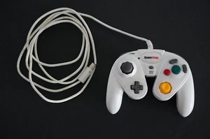 GAMESTOP CONTROLLER CABLATO BIANCO PER NINTENDO GAMECUBE - Foto 1 di 5