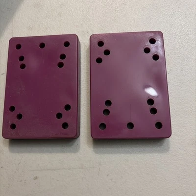 Almohadillas elevadoras de monopatín vintage de los 80 moradas NOS. Un juego Foto 1 de 3