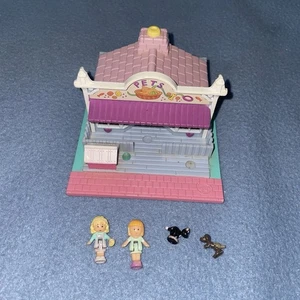 Vintage Polly Pocket 1994 Pollyville Pet Store Puppe Spielzeugladen Hund Katze komplett Dana - Bild 1 von 23