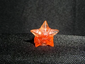 Staryu Nintendo Pokemon Gomma Gomma Figura Keshi Rosso Trasparente - Foto 1 di 2
