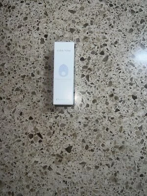 OMOROVICZA SUERO DIARIO “TONO UNIFORME” .17 fl oz / Tamaño de viaje / NUEVO Foto 1 de 3