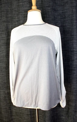 Top AVIA Informal Deportivo Tejido Largo Sl Gris Claro Rayas Blancas/Sólido Plus 2XL #03 Foto 1 de 4