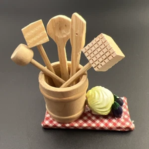Cubo de utensilios de cocina miniatura de 2,5" imán realista realista 3D - Imagen 1 de 6