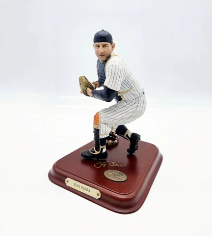 Danbury Mint Yogi Berra Figurine Throwing MLB New York Yankees Cover