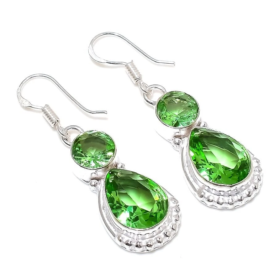 Pendientes de joyería de plata de ley 925 hechos a mano con piedras preciosas de tsavorita verde talla 1,90 Foto 1 de 1