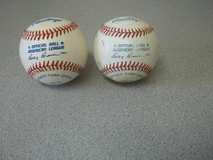 Pelotas de béisbol oficiales de la Liga Americana Rawlings Bobby Brown 2 en total - Imagen 1 de 5