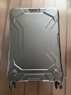 Новый - Briggs & Riley Torq домашний 22» жесткий ручная кладь спиннер QU222SP-74 - Изображение 1 из 4