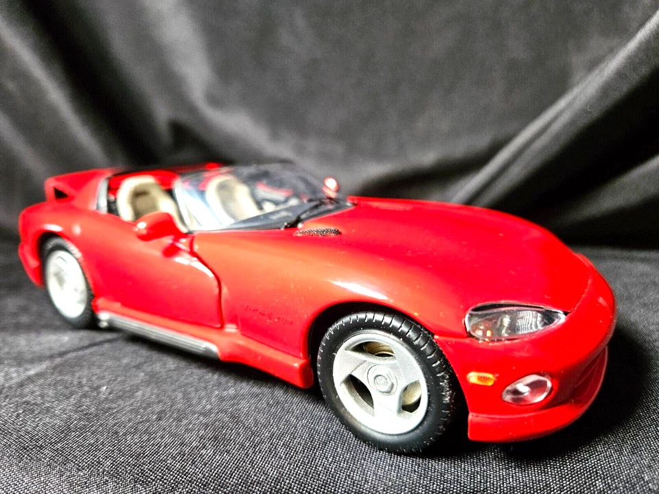 Danbury Mint 1997 Dodge Viper RT/10 vermelho escala 1:24 Inv. #4618 - Imagem 1 de 4