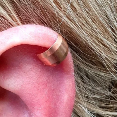 Pendiente oreja cobre real puño orbital pelo barba joyería étnica Foto 1 de 4