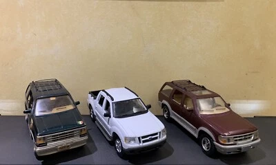 Tre MaiSto 2 Ford Explorer  1/24 + Ford Explorer  Sport Trac 1/25 - Immagine 1 di 4