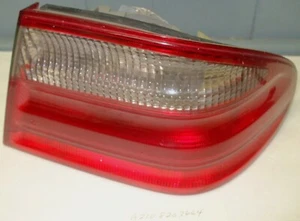 MERCEDES-BENZ TAILLIGHT P/N 210 820 36 64 - Foto 1 di 3