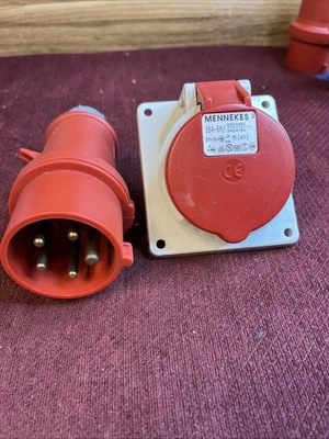 NEW Mennekes  Typ 1473 panel mounted socket 16A-6h IP44 W/ 16A 6H TYPE 33 PLUG - Image 1 of 4
