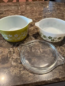 Vintage Pyrex w Lid Crazy Daisy Spring Blossom 1 1/2 Pt. No. 472 & 473 1 Quart - Picture 1 of 8