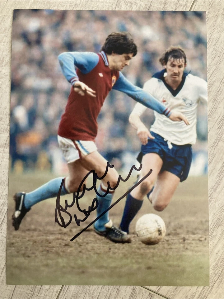 Brian Little Aston Villa Hand Signed 7x5 photo Autograph - Image 1 of 1
