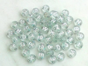 100 Buchstaben Perlen 7mm Acryl Spacer Glitzer Transparent/Silber Schmuck Bastel - Bild 1 von 1