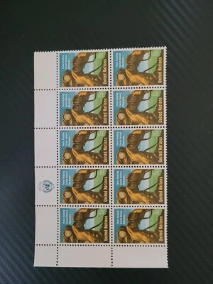 Sello de las Naciones Unidas nunca usado #160 Nueva York 15c Observadores de Mantenimiento de la Paz Foto 1 de 2