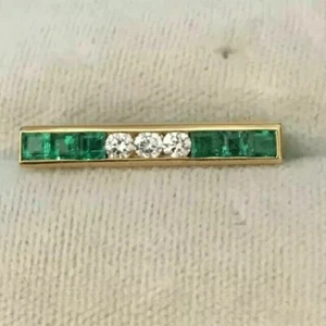 Broche prendedor de barra de diamantes y esmeraldas creado por Princess Lab de 3 quilates enchapado en oro amarillo de 14 k - Imagen 1 de 4