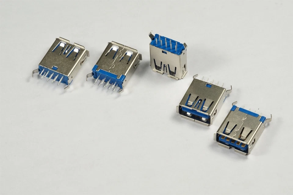 Lot of 5 10117836-002LF FCI USB-A 3.0 Plug Connector 9 Position TH Vertical NOS - Image 1 of 1