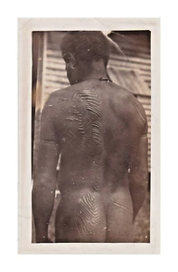 SEPIK NUDE MAN 1930's SHOWING CICATRICE New Guinea vintage PHOTO - Bild 1 von 2