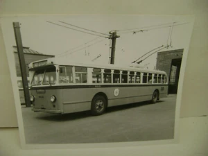 ORIGINAL 8"X10" PHOTO NO STOPS TROLLEY BUS 8548 METROPOLITAN TRANSIT AUTHORITY - Picture 1 of 3
