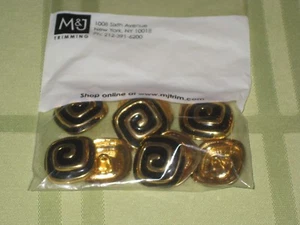 10 Nuevos botones de remolino cuadrados de metal dorado y esmalte negro M&J Trimming - Imagen 1 de 8