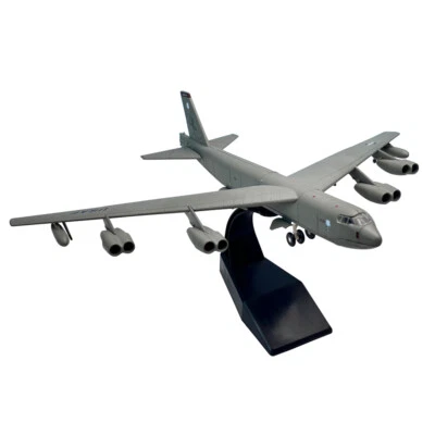 1:200 Scale Alloy Diecast Military Model Boeing B-52 Strategic Bomber Aircraft - Image 1 of 4
