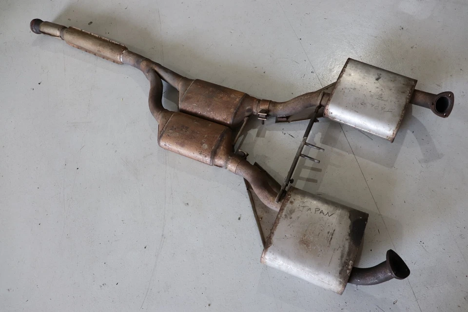 Tubo central de escape Aston Martin DB7 1996 I6 + silenciadores J177  Foto 1 de 4