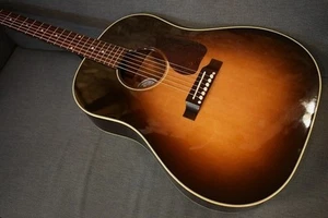 Gibson J-45 STANDARD 2009 Acoustic Guitar - Picture 1 of 11