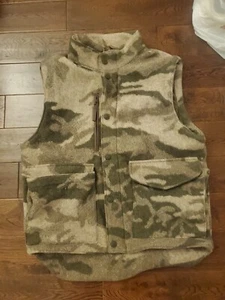 Gorgeous Cabelas Mens Wool Vest Size Medium Camo Hunting Outdoors Elk Deer Moose - Picture 1 of 7