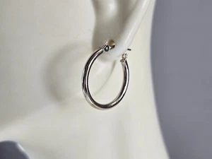 Pr of Womens Vintage Estate 14K White Gold Hoop Earrings 0.9g E3178 - Picture 1 of 3