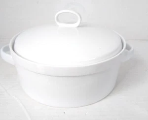Living Quarters White Casserole Bakeware Lid Handles Dishwasher Microwave Safe - Picture 1 of 7