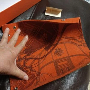 Hermes Accesorio Bandeja Lana Patrón Naranja Tamaño 25cm Bandeja Cuadrada - Imagen 1 de 5
