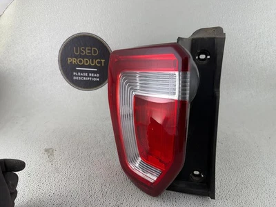 Luz trasera Ford Explorer 2016 -- 2019 OEM (izquierda/conductor) Foto 1 de 4