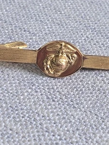 Clip de corbata uniforme de metal EGA de la era de la guerra de Vietnam original - Imagen 1 de 4