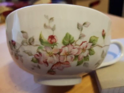 Winterling Tasse mit Blumen Einzelstück - Bild 1 von 3