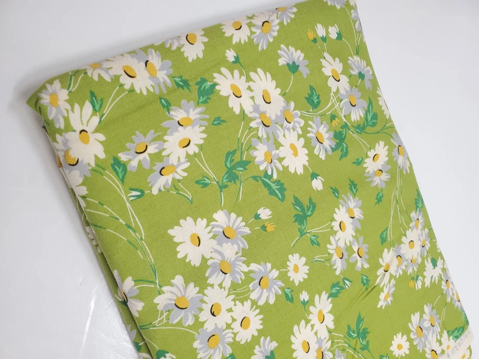 American Jane Fabric Green Floral Retro Daisy Sew Quilt OOP FAT QUARTER - Image 1 of 1