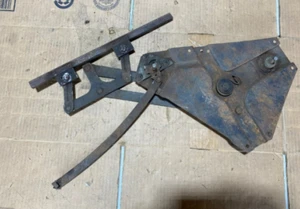 Vintage 1942-1948 Ford Window Regulator - Manual - Picture 1 of 5